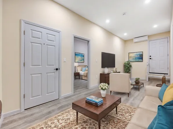 39 Graham Avenue image 1 of 15