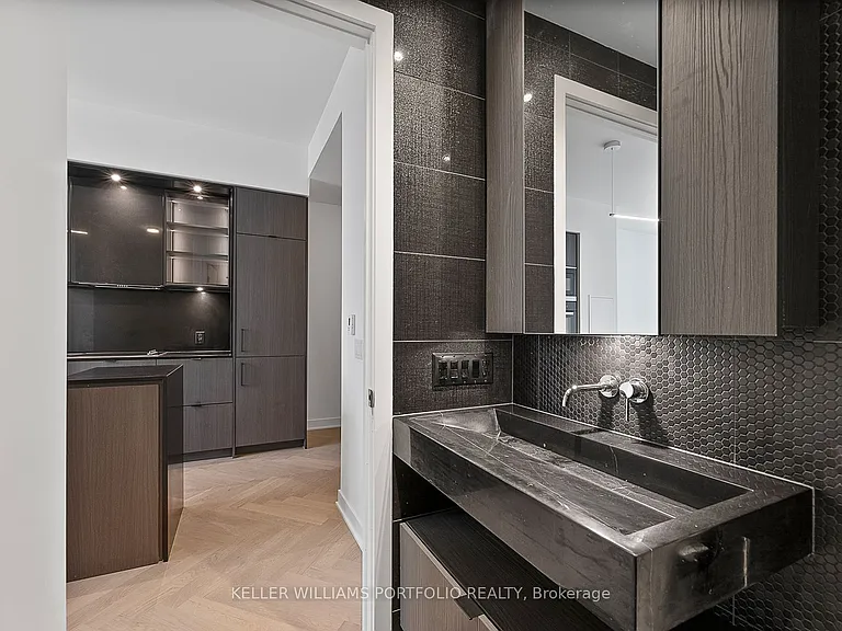 11 Yorkville Ave #2907 — Photo 22