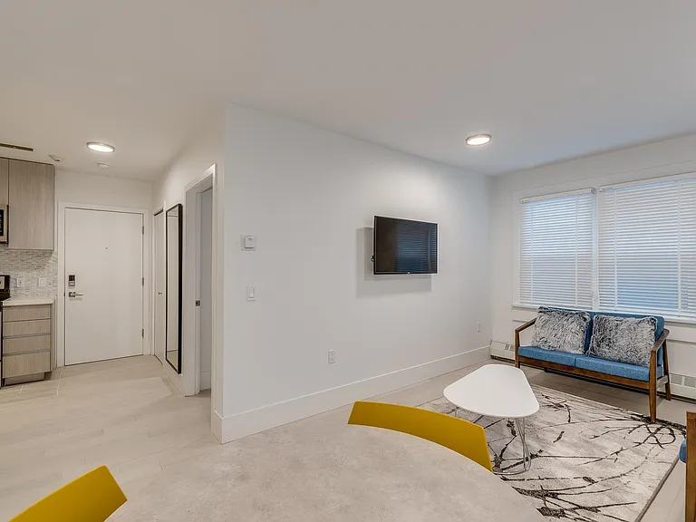 1425 Haro St #104 — Photo 6