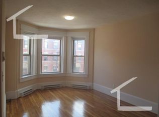 881 Huntington Ave APT 3E, Boston, MA 02115