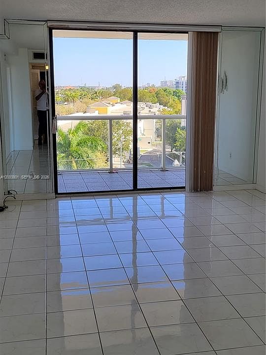 1st image of 13499 Biscayne Blvd APT 511