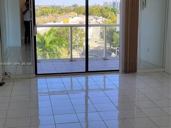 13499 Biscayne Blvd APT 511, North Miami, FL 33181