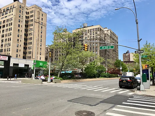 Rented by Corcoran | media 27