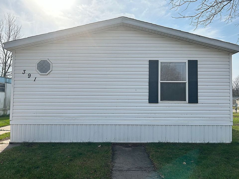 1st image of 391 Hidden Lake Dr