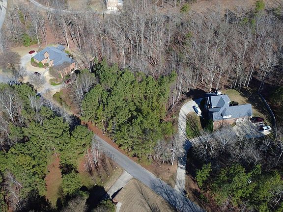 4th image of 105 Hampton Ln