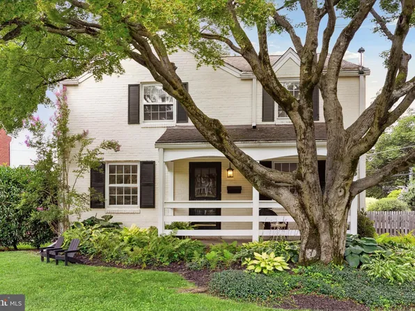 8 Old Oaks Rd, Bryn Mawr, PA 19010