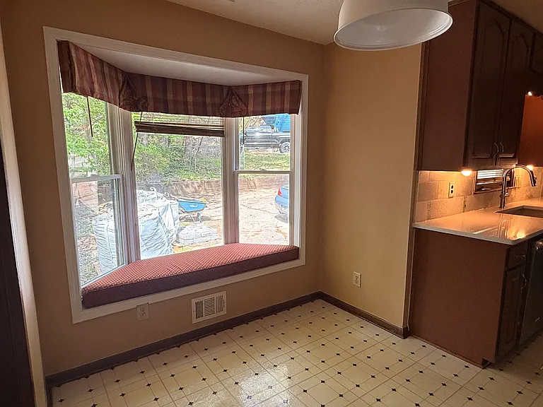 2928 Sanibel Dr — Photo 8