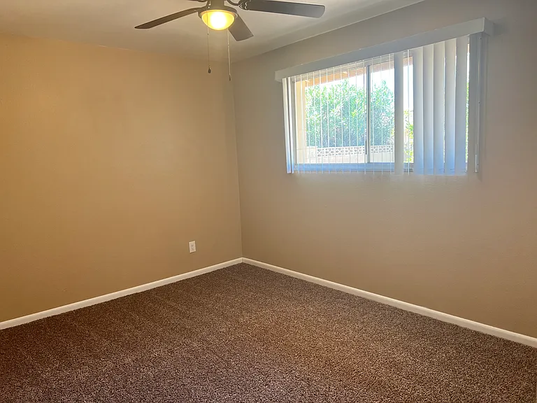 602 E Lodge Dr — Photo 26