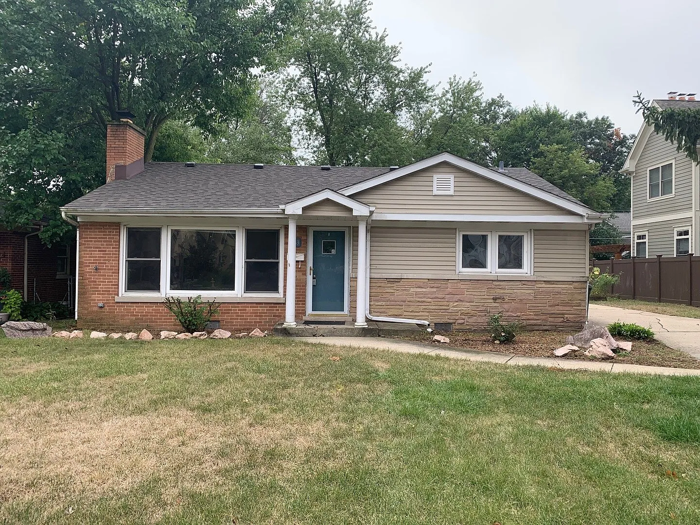 363 Maple St photo 1