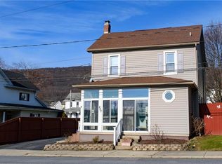 407 W Main St, Pen Argyl, PA 18072