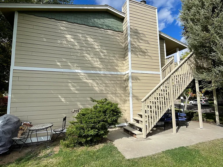 167 Indian Trail Rd — Photo 3