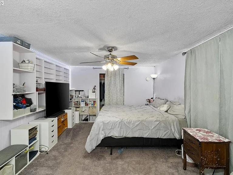 499 SW 5th Ave — Photo 14