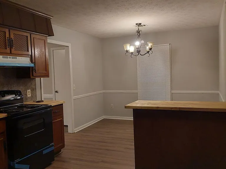 3062 Viking Dr — Photo 7