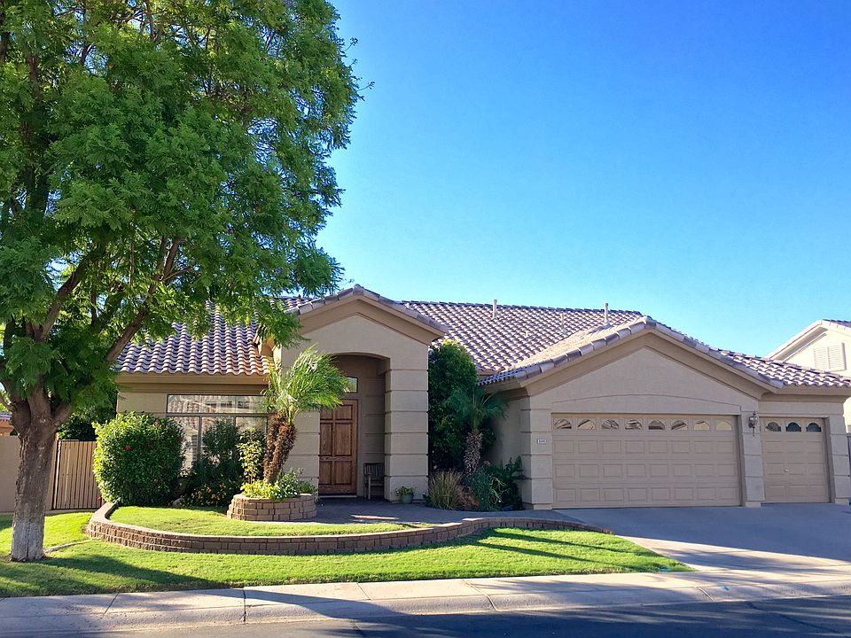 1st image of 3690 S Vista Pl