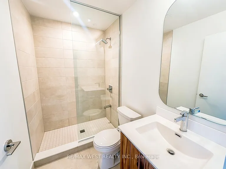 15 Richardson St #502 — Photo 3