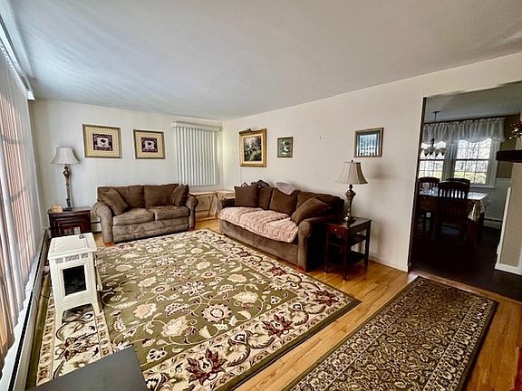 5th image of 83 Old Farm Rd