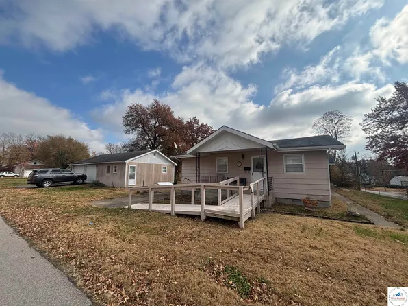211 S Windsor St, Windsor, MO 65360
