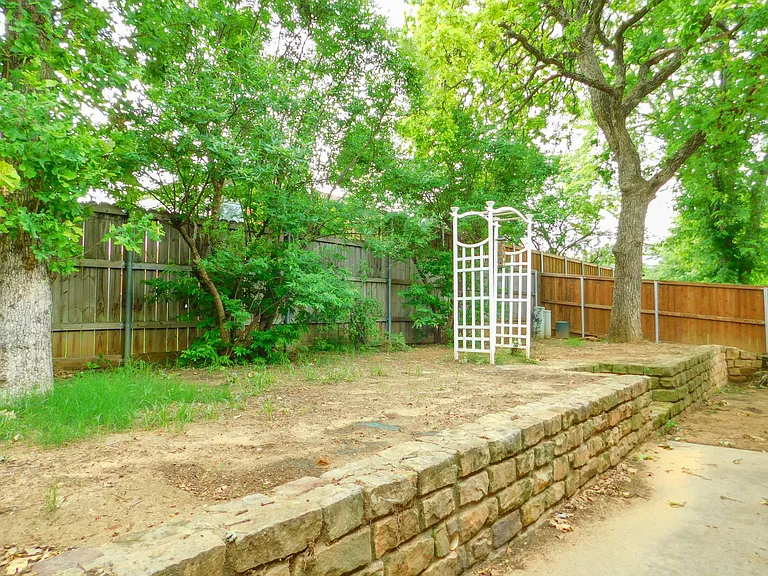 7917 Seven Oaks Ln — Photo 31