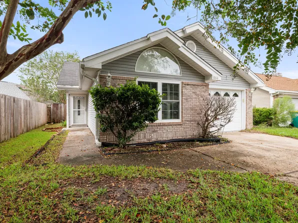 1866 Heartland Dr, Fort Walton Beach, FL 32547