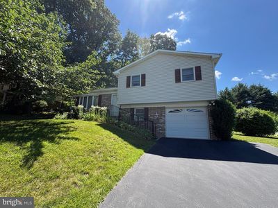389 Oakwood Dr, Seven Valleys, PA, 17360