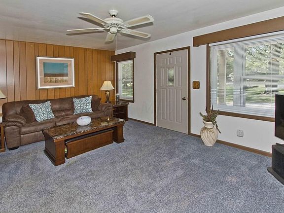 04 Living room