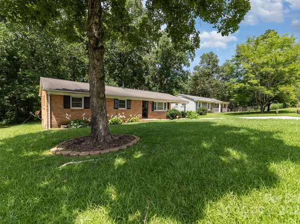 829 Vancouver Ln, Gastonia, NC 28052