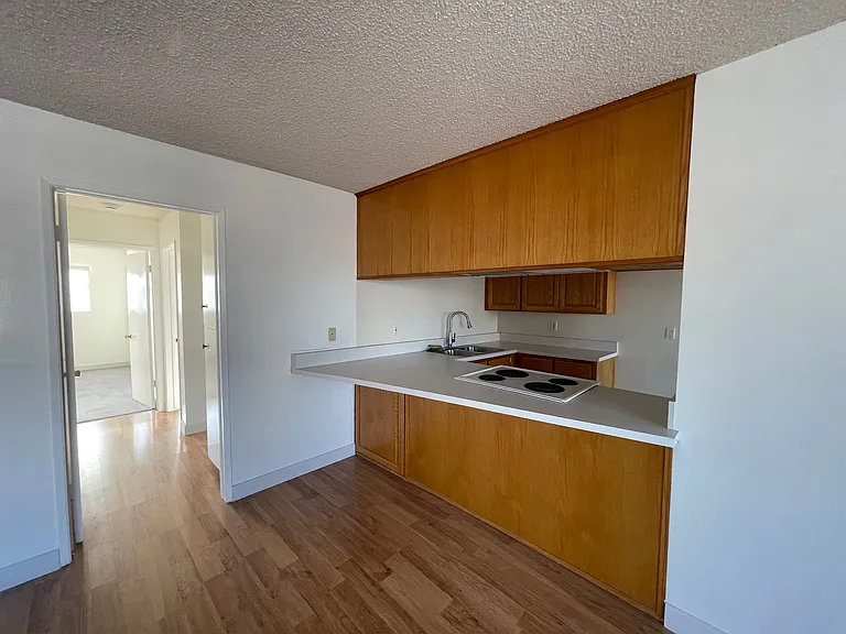 21023 Ladeene Ave #D — Photo 4