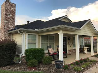 101 Meadowview Rd, Longview, TX 75604