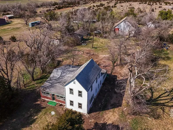 2216 E Ford St #1, Valley Center, KS 67147