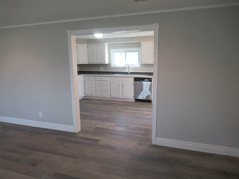 9295 Dorothy Dr — Photo 6