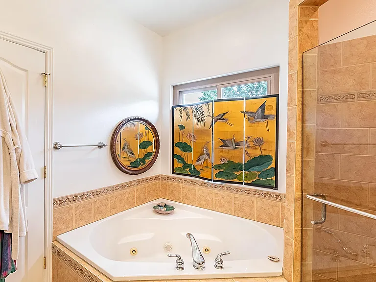 1646 S Cliff Dr — Photo 9