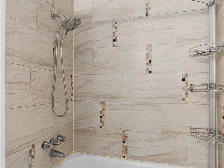 7806 Woodcroft Dr — Photo 17