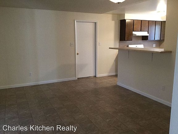3rd image of 3016 Baker Dr