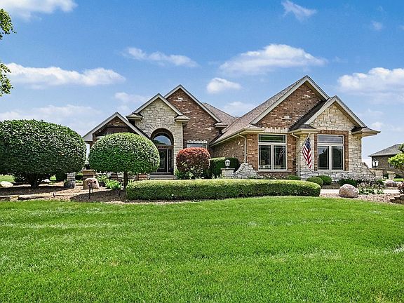 2nd image of 10139 W Tall Grass Ln