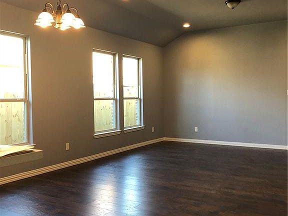 2nd image of 2831 Idaho Ave
