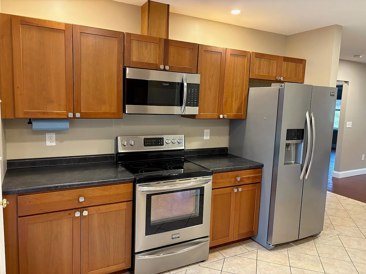 2 bed, 986 sqft, $2,000 — Photo 2