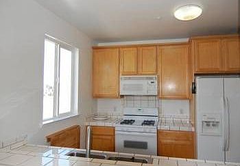 4th image of 5810 Mission St APT 205