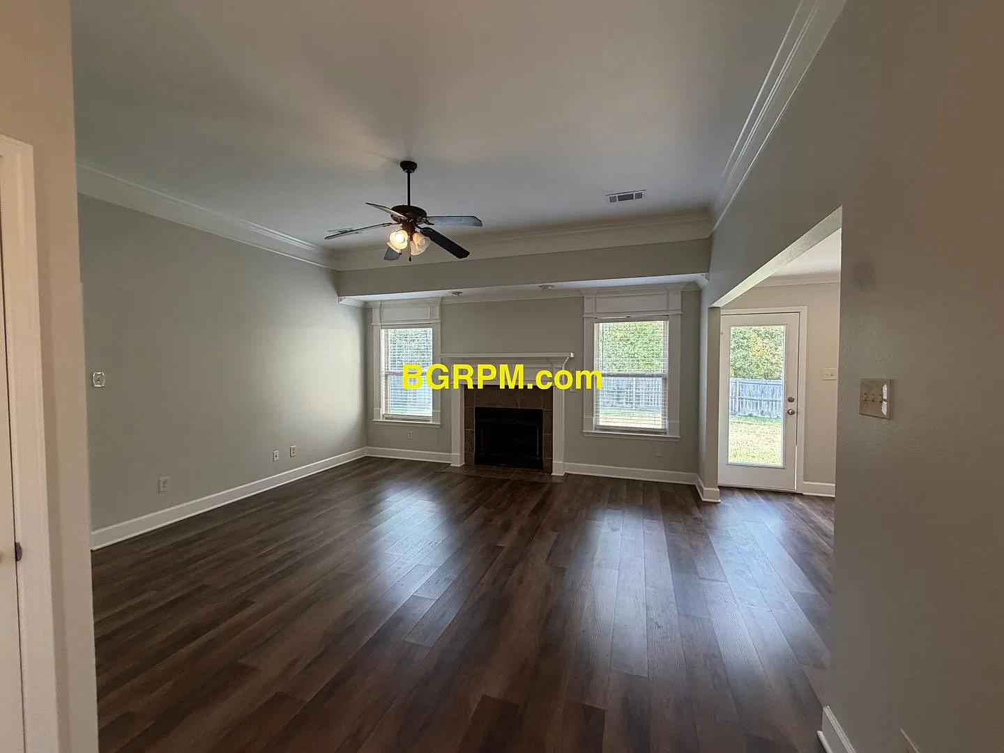 4 Bed 2 Bath — Photo 2