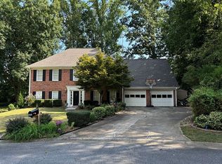 4665 Glenforest Dr NE, Roswell, GA 30075