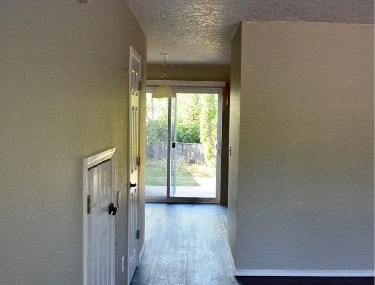 885 NE Scott Ct — Photo 5