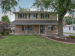 1027 Cherokee Pl, Lemont, IL 60439