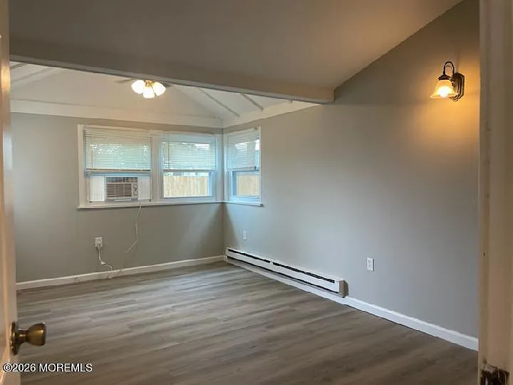 418 Beach Blvd — Photo 3