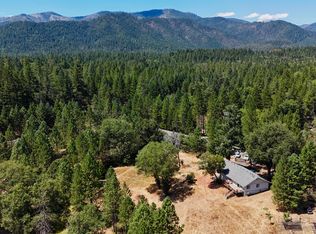 467 Draper Valley Rd, Selma, OR 97538