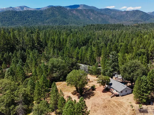 467 Draper Valley Rd, Selma, OR 97538