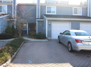 34 Rambling Meadow Ct, Eatontown, NJ 07724