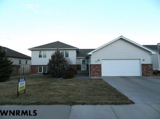 970 7th St, Gering, NE 69341