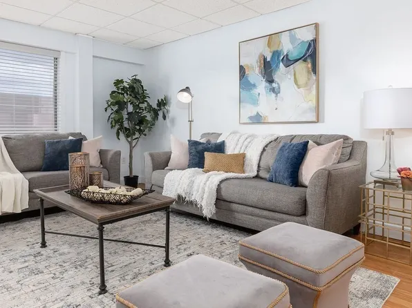 111 Foster St APT 416, Peabody, MA 01960