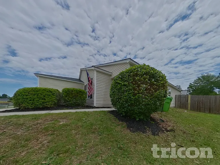 404 Castle Ridge Dr — Photo 16