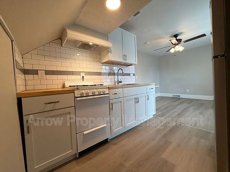 136 N 27th St #2 — Photo 2