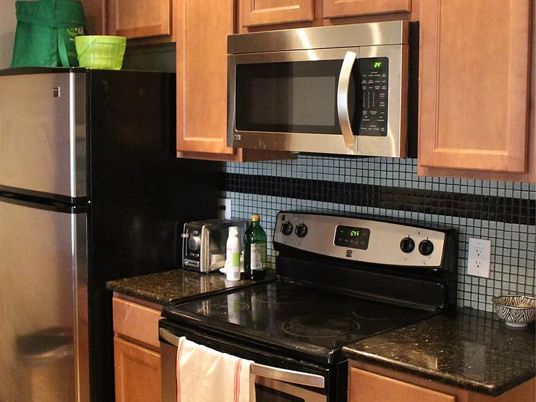 612 Park Pl #302 — Photo 4